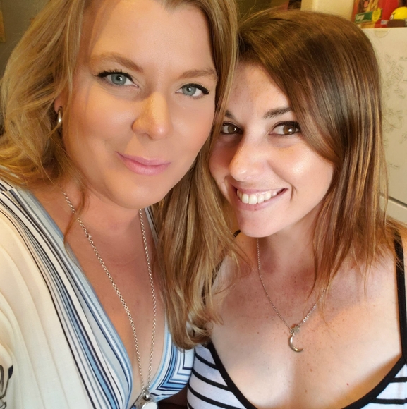 Meet your Posher, Christina - Picture 1 of 1